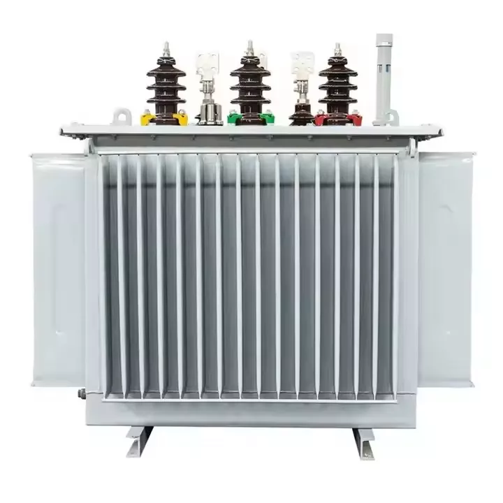 Venkovní třífázový elektrický transformátor ponořený do oleje